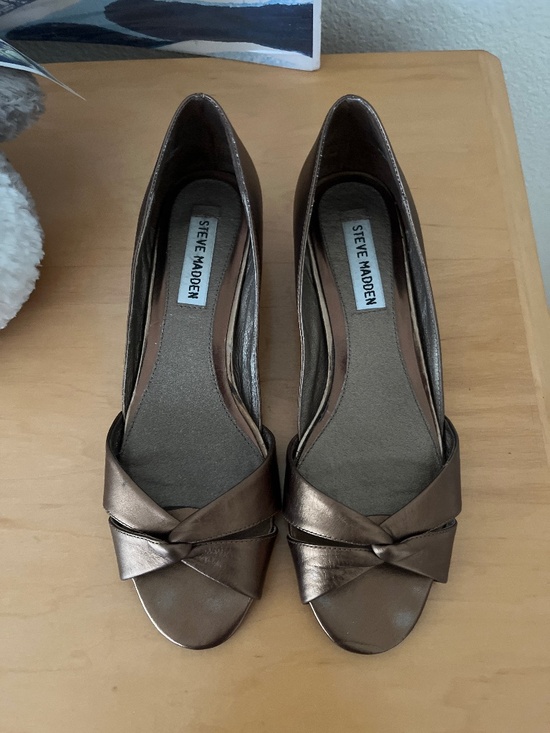 Steve Madden Shoes - Steve Madden Leather Kitten Heel size 7.5